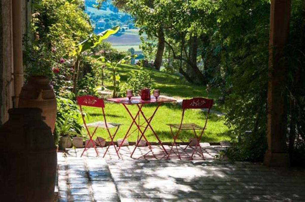 Auberge Du Canabal Lauzerte Eksteriør billede